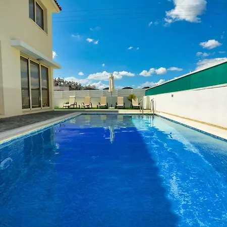 Amaryllis 128 Villa Protaras