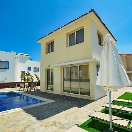 Villa Amaryllis 128 *